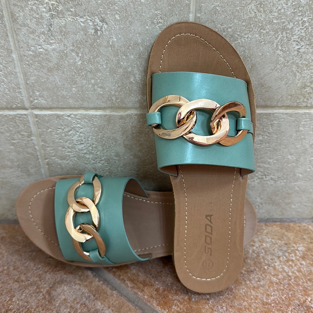 NEW- SODA slip ons- 7 1/2
